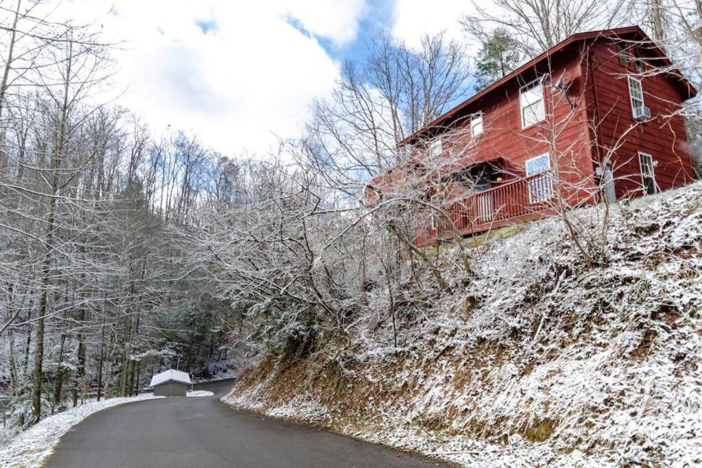 Cozy Cabin W/Hot Tub & Wifi In Gatlinburg Villa ภายนอก รูปภาพ