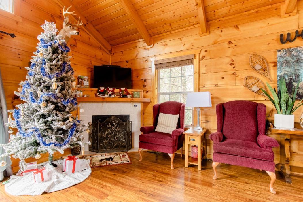 Cozy Cabin W/Hot Tub & Wifi In Gatlinburg Villa ภายนอก รูปภาพ